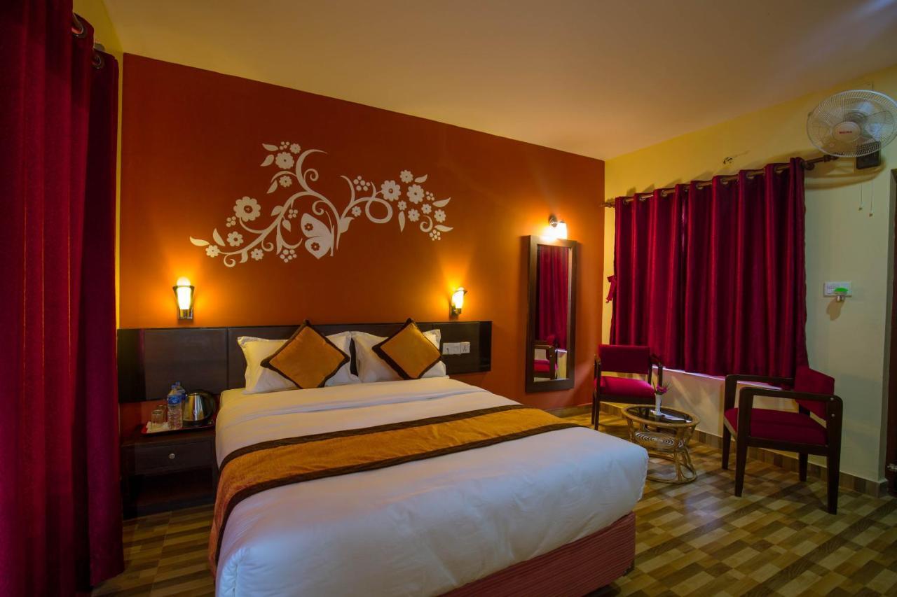 Vision Safari Pvt Ltd Hotel Sauraha Exterior foto