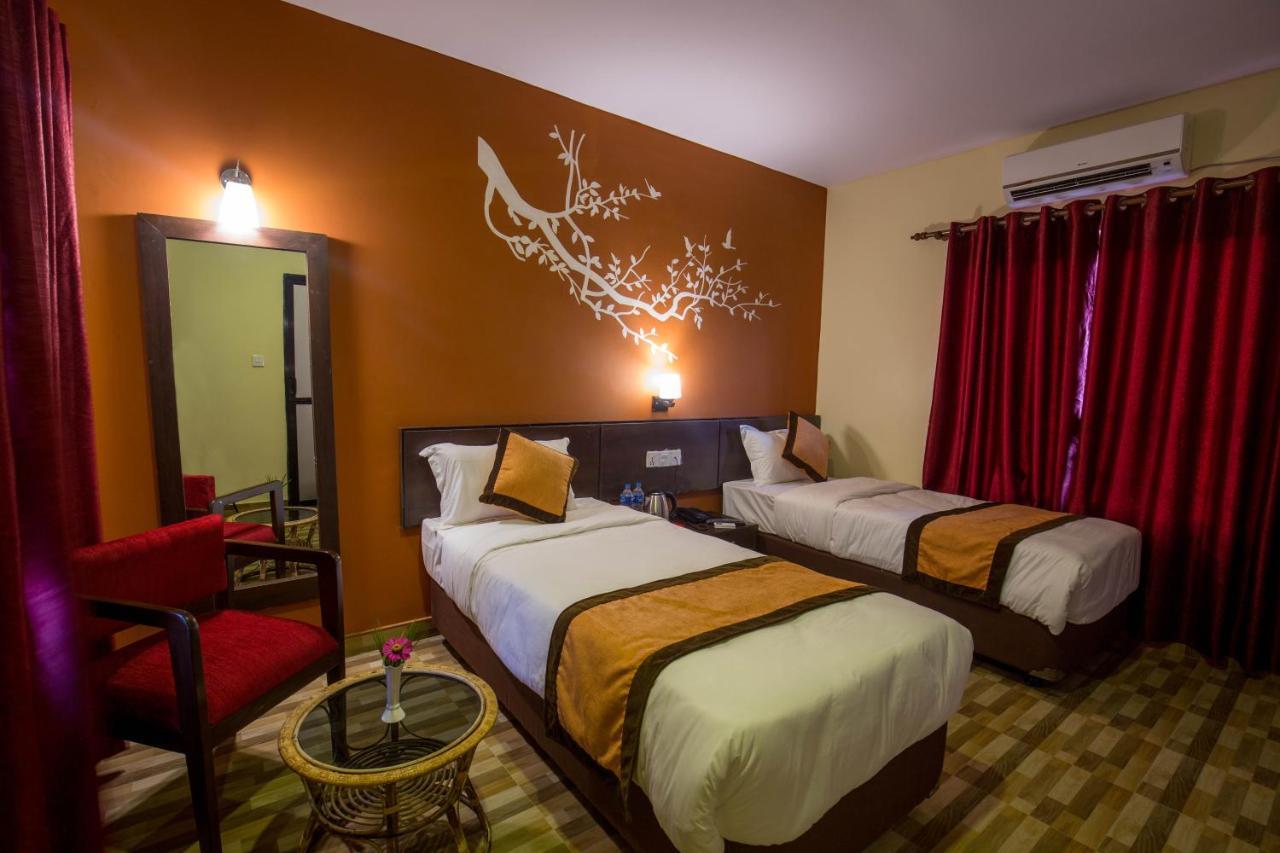 Vision Safari Pvt Ltd Hotel Sauraha Exterior foto