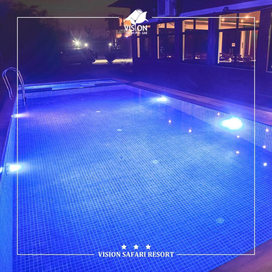 Vision Safari Pvt Ltd Hotel Sauraha Exterior foto