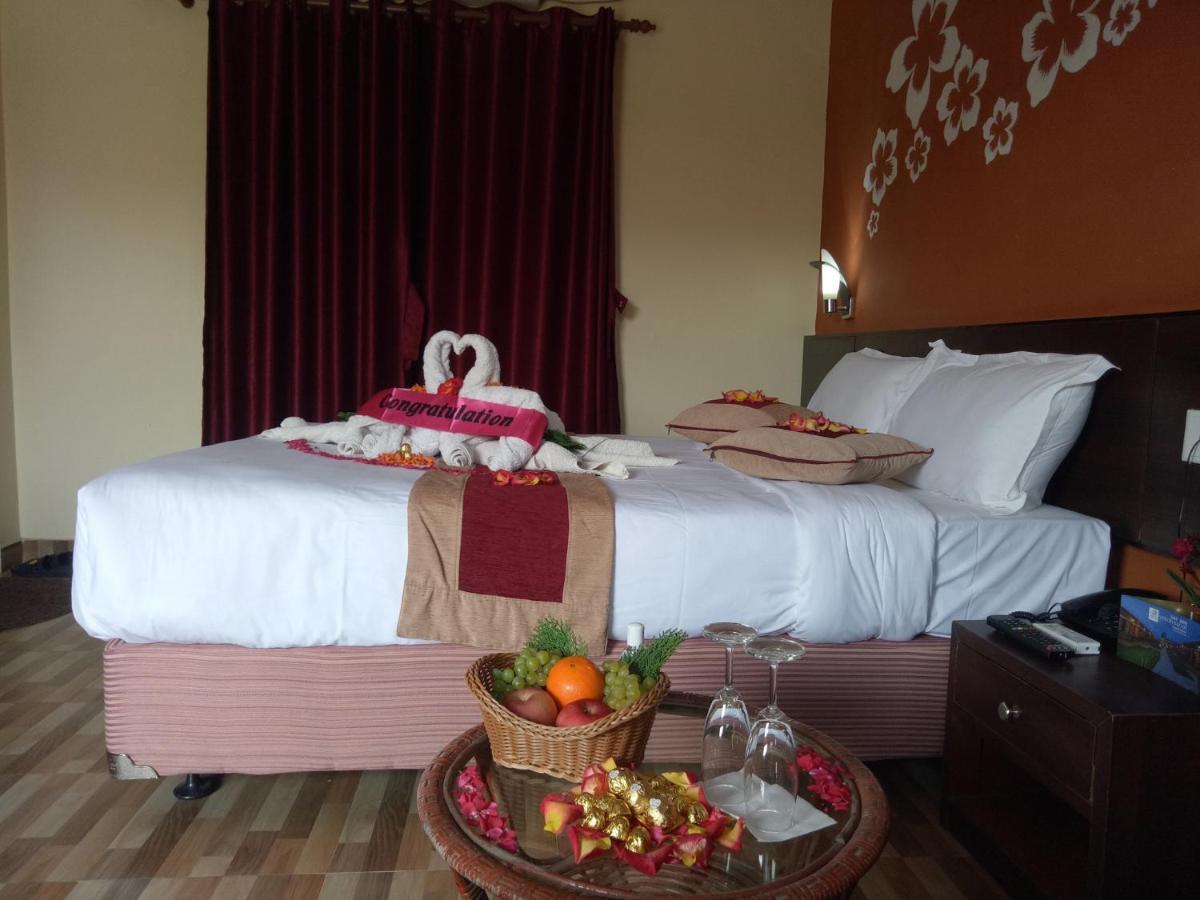 Vision Safari Pvt Ltd Hotel Sauraha Exterior foto