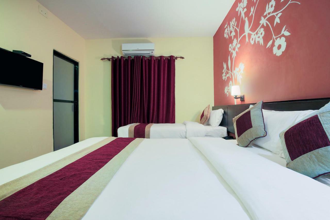 Vision Safari Pvt Ltd Hotel Sauraha Exterior foto