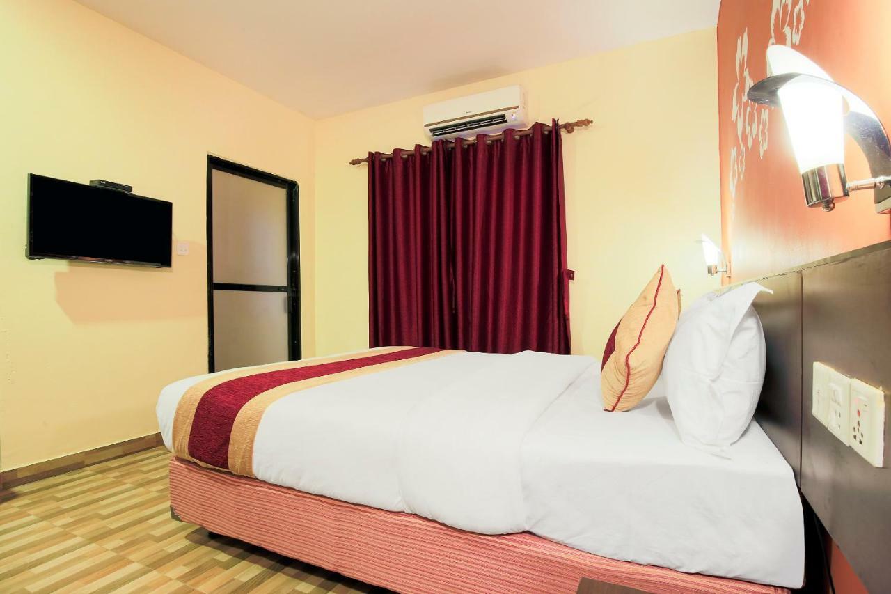 Vision Safari Pvt Ltd Hotel Sauraha Exterior foto