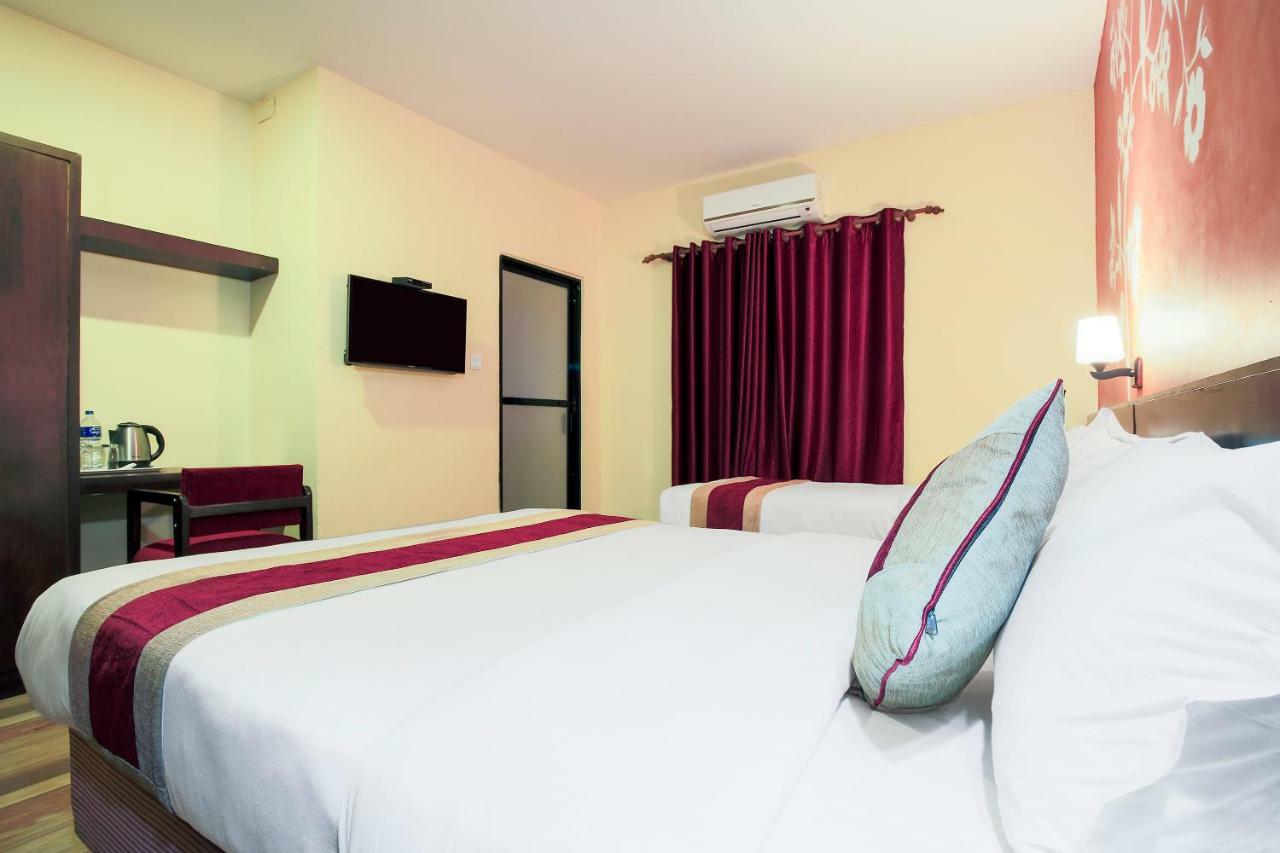 Vision Safari Pvt Ltd Hotel Sauraha Exterior foto