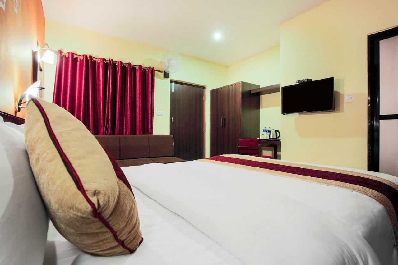 Vision Safari Pvt Ltd Hotel Sauraha Exterior foto