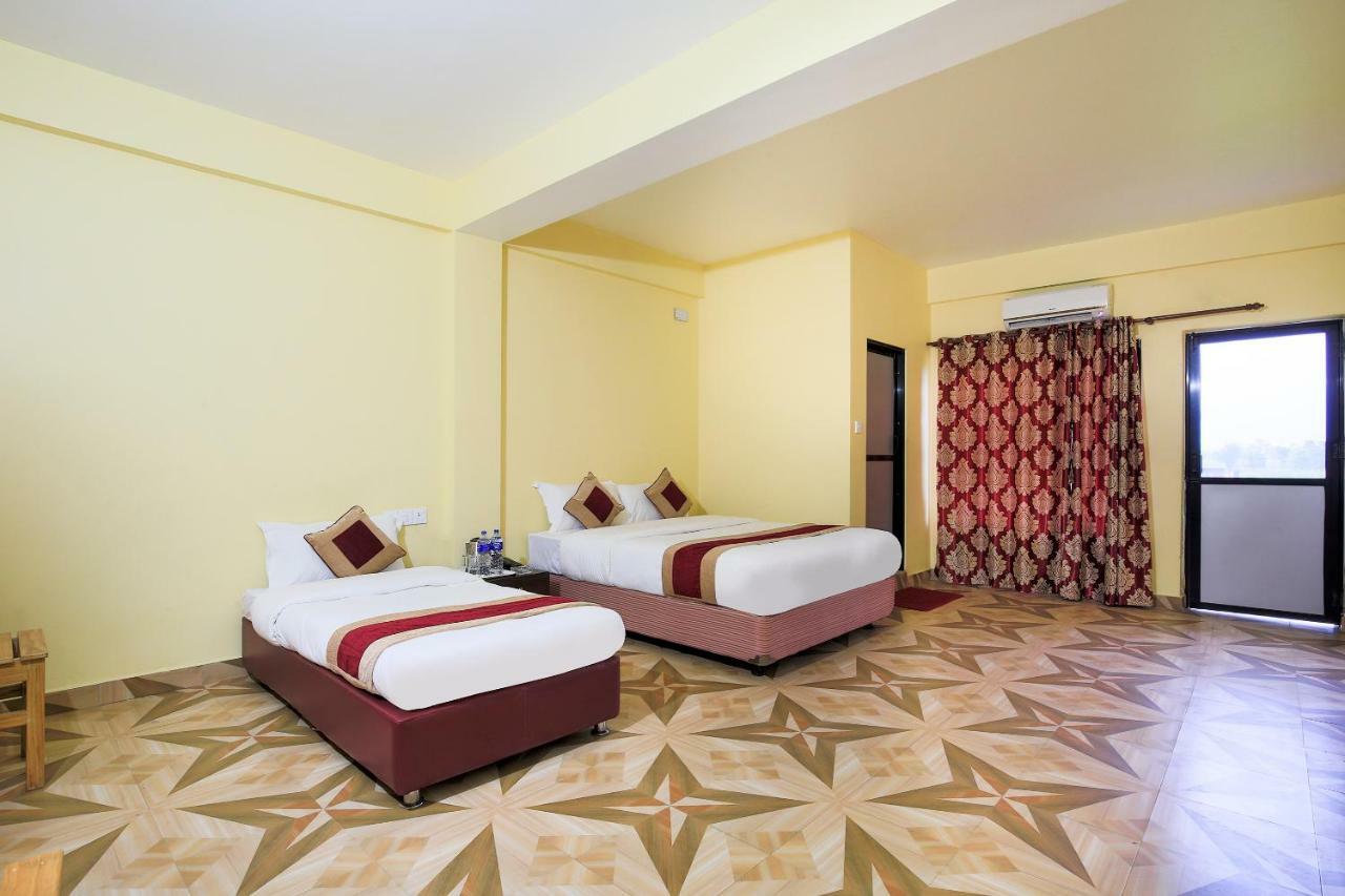 Vision Safari Pvt Ltd Hotel Sauraha Exterior foto
